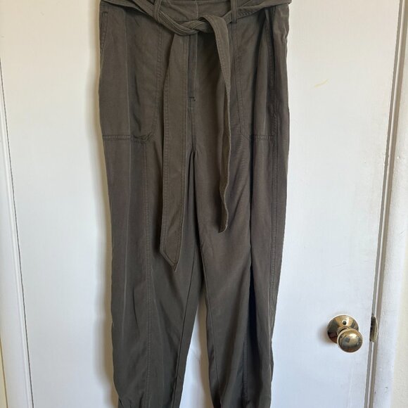 Boden Melina Paperbag Pants in Olive Green, Size 6R - Picture 3 of 7